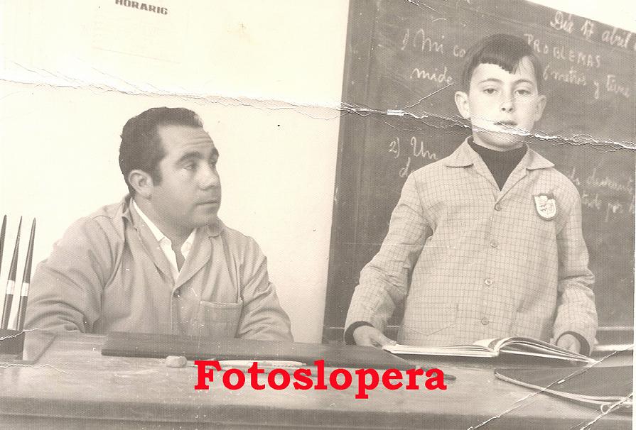 Recuerdo del Maestro D. Felipe Moreno Quero junto a su alumno Cristóbal Merino Castillo un 17 de Abril de 1972