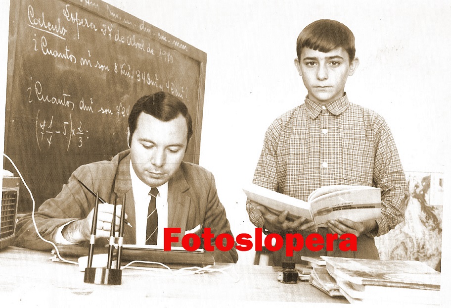 Recuerdo del Maestro D. Manuel Gascón Coca junto a su alumno Antonio Miguel Ruiz un 27 de Abril de 1970