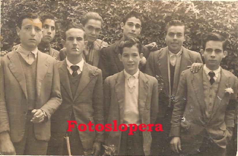 Grupo de amigos en el año 1958. Bernardo Castillo, Antonio Barbosa, Francisco Mena, Eduardo Gutiérrez, Fernando Partera, Manuel Haro, Manuel Alcalá y Antonio García