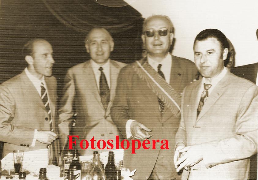 Visita a Lopera del Ministro de Trabajo Licinio de la Fuente junto con el Director General de Trabajo el loperano Vicente Toro Orti, el alcalde de Lopera Miguel Casado Antelo y Benito García Marín el 22 de junio de 1971.