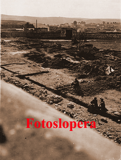 Comienzo de las obras de cimentación en las Casas de Maestros de Lopera en abril de 1941 por la Empresa Regiones Devastadas.