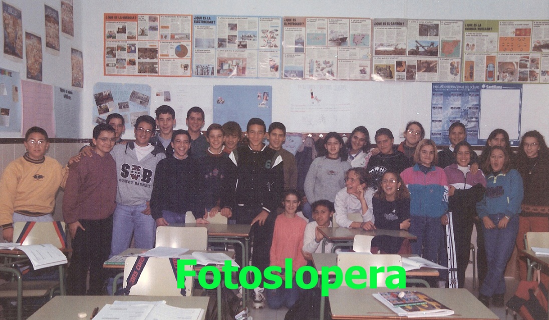 Grupo de alumnos de 2º de la ESO curso 1997-98 siendo su profesor D. Demetrio Risoto Rojas