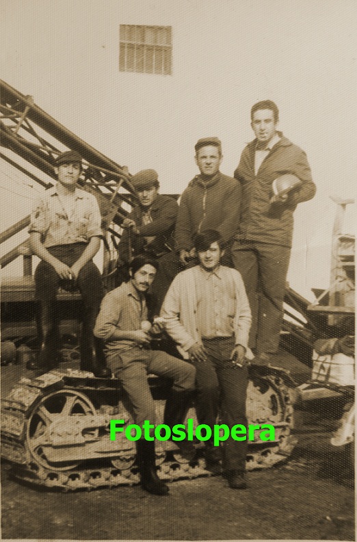 Grupo de molineros del Molino Aceitero de Santo Tomás. Año 1974. Manuel Aviño, José Ogalla, Antonio García, Felipe Ruiz, Bonoso Lara y Nicolás García.