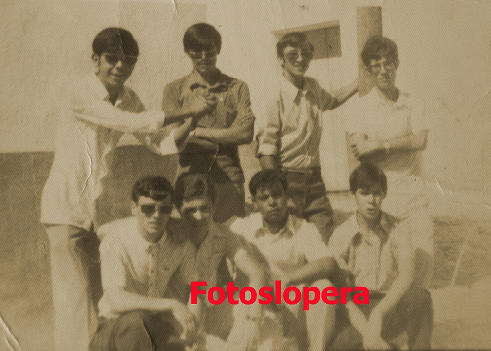Grupo de Loperanos en el año 1969. Pedro Morales, Juan Uceda, Tomás Girón, Juan Zafra, Antonio Artero, Antonio Alcalá, Francisco Martos y Francisco Monje.