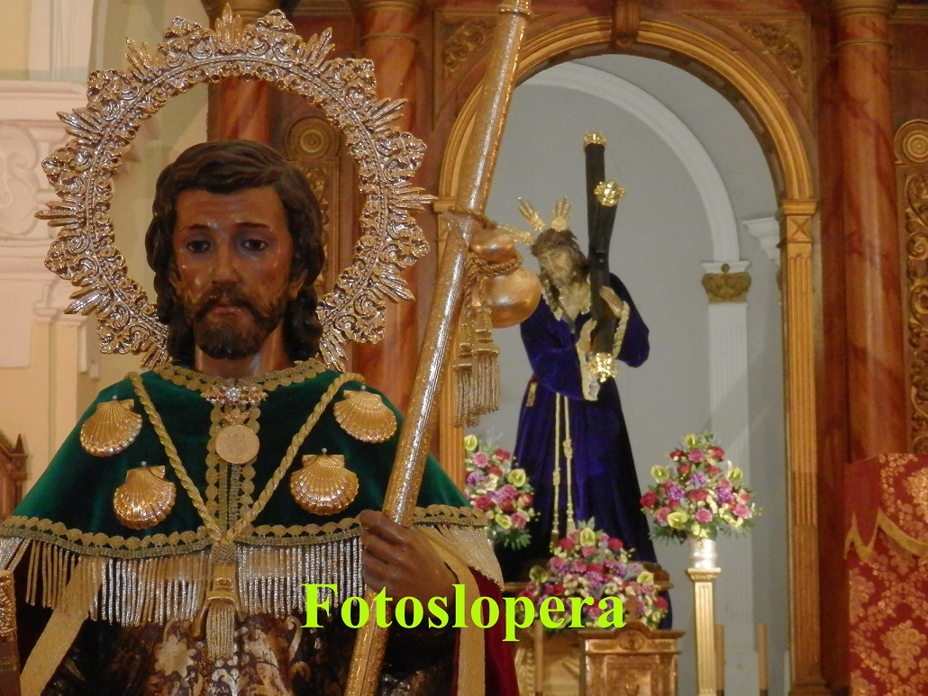 Primera vez en la historia que el Patrón de Lopera San Roque entra en la Ermita de Jesús, donde permanecerá hasta el próximo día 1 de Noviembre.