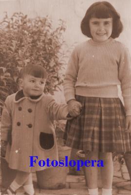 Los Hermanos Paco y Marisa Valenzuela Medina. Año 1957