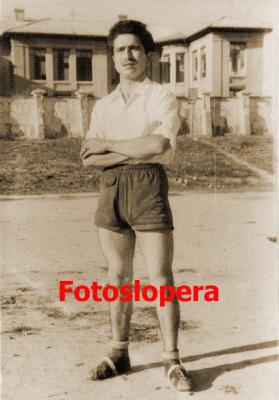 El jugador del C. F. Acción Católica de Lopera Martín Torres Soler "El Chico el Lute" en 1958. Foto José Torres.