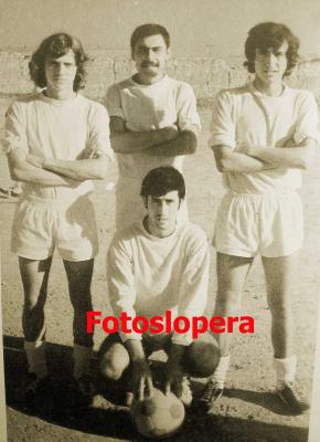 Jugadores del Lopera C. F. Año 1975. José Herrero Huertas, Pedro Luis Medina Román, Antonio Rodriguez Guío y Antonio Gutiérrez Chueco