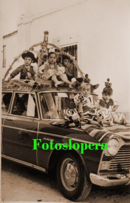 Loperanos en la Romería de San Isidro Labrador del año 1968. Francisco Gómez, Mari Tere Gómez, Rafael Hueso, Carmen Gómez y Carmen Hueso