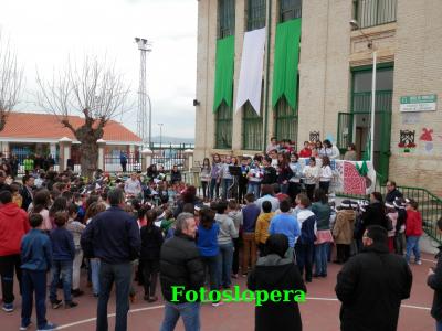 Toda la Comunidad Escolar del Colegio Miguel de Cervantes celebró el Día de Andalucia con diversos actos.