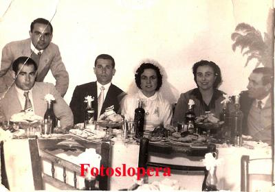 Banquete de la boda de Pedro Bueno y Carmen Valenzuela. 1957. Juan Merino, Juan Valenzuela, Pedro Bueno, Carmen Valenzuela, Margarita Pastor y Benito Bueno.