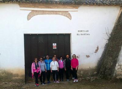 Los "Caminantes" reanudan sus rutas por los cortijos y caseríos de Lopera. Este fin de semana visitaron El Saetal y El Confitero.