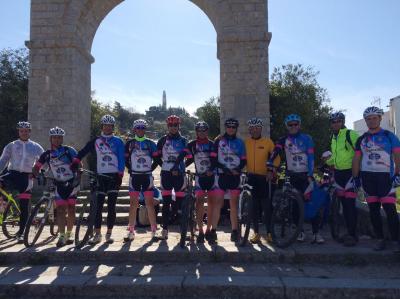 Un total de 11 miembros del Club Ciclista Lopera Bike realizaron hoy la subida desde Marmolejo hasta el Santuario de la Virgen de la Cabeza a través de la Sierra por el Sendero GR48 con un total de 45,6 kilómetros.