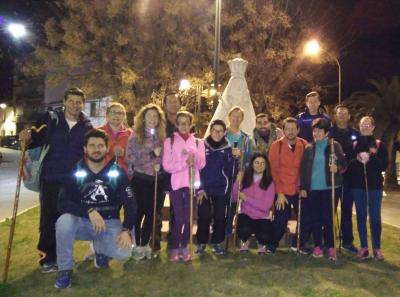 Una quincena de Loperanos hicieron el camino a pie desde Andújar hasta el Santuario de la Virgen de la Cabeza el pasado domingo.