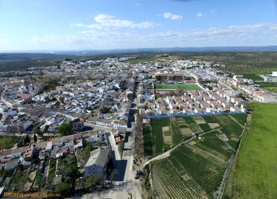 Buenos días Lopera! Aquí os dejamos unas vistas aéreas de las entradas a Lopera por Porcuna, Villa del río, Arjonilla y Andújar realizadas por DRONVI  Air Services Drone.