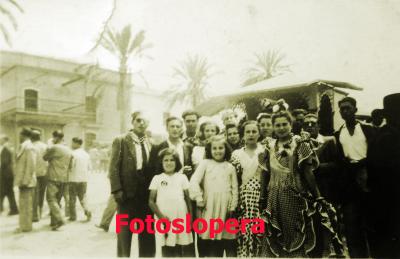 Grupo de loperanos en la Romería de Alharilla. Años 40