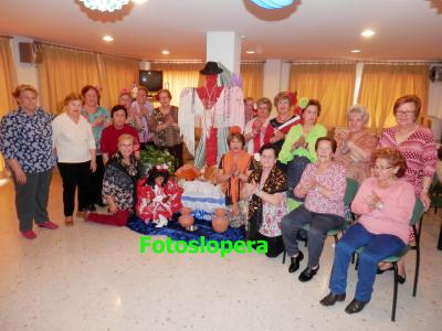 Cruz de Mayo en el Centro de Participación Activa para Personas Mayores de Lopera
