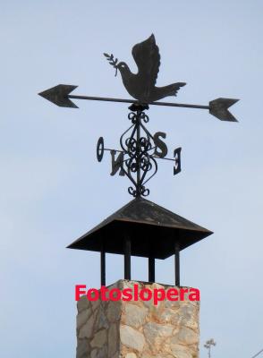 Remotamos hoy la sección de Veletas en Lopera y lo hacemos con la Veleta de la paloma de la paz sita en la calle Sor Ángela de la Cruz