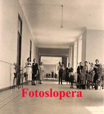 Grupo de Maestras en la Galería del Colegio Francisco Giner de los Ríos (Hoy Miguel de Cervantes). Año 1935