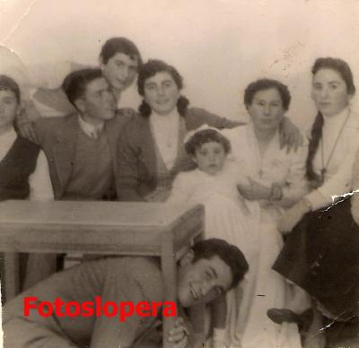 Grupo de loperanos en el año 1957. Francisco Valenzuela, Antonia Gómez, Araceli Gómez, Pilar Castillo, Diego Gómez...