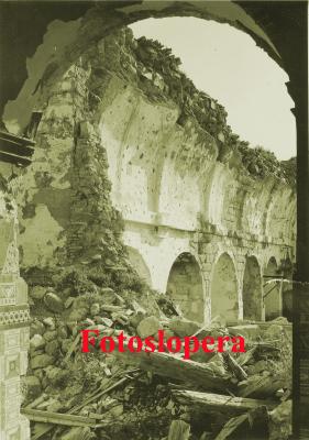 Estado como quedó el interior del Santuario de la Virgen de la Cabeza de Andújar tras el asedio en abril de 1937