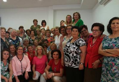 La Asociacion de Mujeres Loperanas (AMUL) celebró en el Comedor Escolar el Día de la Paella.