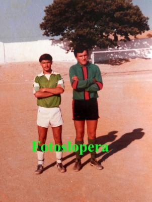Los jugadores de la A. D. Lopera Antonio Quero Pérez y Juan Cantero Criado un 18-8-1981