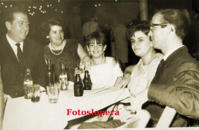 Feria de los Cristos. Lopera Año 1965. Rafael Rojas, Campos García, Mª Jesús Rojas, Paquita Antelo y Benito Valenzuela.