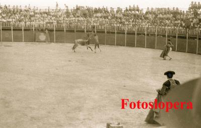 Corrida de Toros celebrada en la Feria de los Cristos del año 1962. Con los diestros Pepín Perea y El Carloteño.