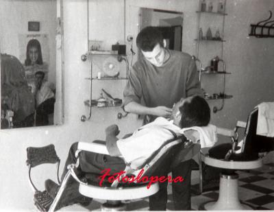 Recuerdo de la Barbería del loperano Pedro Galán Platero en 1963.