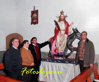Llegada a Lopera un 28 de Febrero del año 2002 de la nueva imagen de la Borriquita. José López, Jose Ángel Ruiz, Paco Cruz y José Luis Pantoja