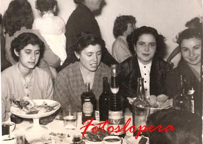 Las loperanas Rosa Bruna, Francisca Bruna, Ana Jiménez y Pilar Candelario de boda en MaryLoren.