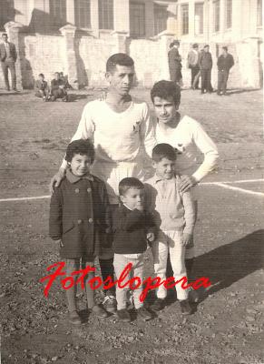 Los loperanos Pepi Cantero, Antonio Pedrosa, Gonzalo Pedrosa, Martín Torres y Antonio Pedrosa en el Campo de Fútbol Santo Cristo. Año 1966