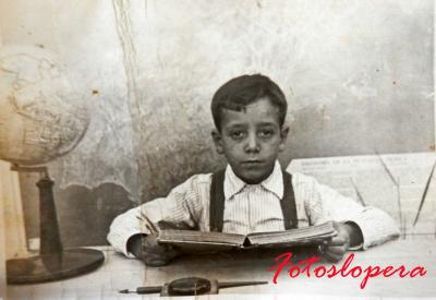 El alumno  del Grupo Escolar de Lopera Francisco Cobo Jiménez. Año 1953