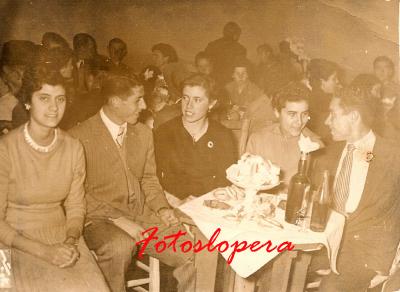 Los Loperanos Rosa Bruna, Antonio Pedrosa, Francisca Bruna, Rafaela Girón y Gabriel Cantero en una celebración.