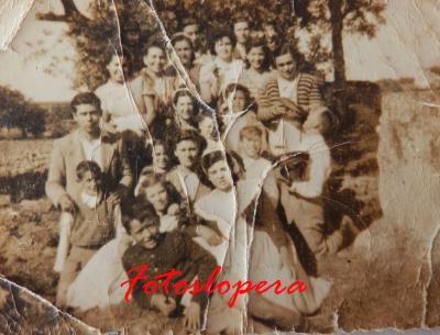 Un nutrido grupo de loperanos de excursión en los Pozos de Talero. Año 1950