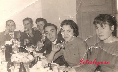 Grupo de loperanos de boda en 1958. Juan Gracia, Juan de Dios Palomo, Pedro Alcalá, Adela Partera...