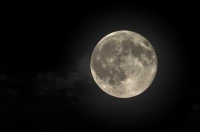 La Luna llena más grande y brillante de los últimos 68 años (1948) esta noche del 14 de Noviembre desde Lopera tomada con el teleobjetivo del loperano Marcos Corpas Ruiz.