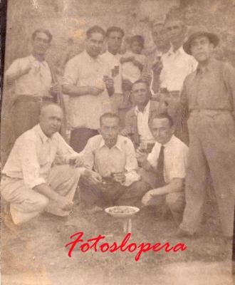 Grupo de loperanos de "liga". Año 1948. José Heredia, Pedro Artero, Manuel Pérez, Francisco Delgado, Antonio Pantoja, Abelardo, Francisco Artero, Manuel Candelario y Manuel Haro.