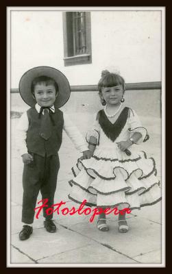 Los loperanos Manuel Palomo y Carmen Huertas en una Romería de San Isidro Labrador de los años 60.