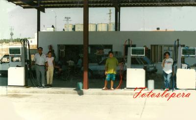 La Gasolinera Hijos de Diego Pileta cinco lustros al servicio de los loperanos.
