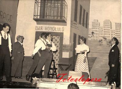 Representación por el Cuadro Artístico de Lopera de la obra de teatro "La del Manojo de Rosas" en 1959. Juan Rueda, Antonio Melero, Benito Herrero, Carmen Muriel, Pedro González.