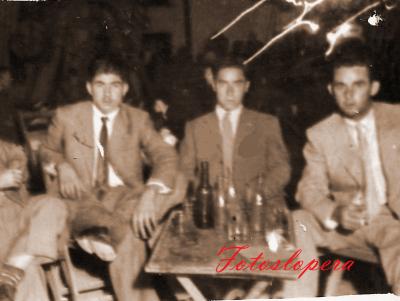 Grupo de loperanos en la Feria de los Cristos. Manuel Partera, Gabriel Cantero y Antonio Bellido