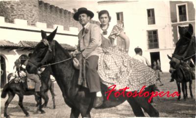 Romería de San Isidro Labrador del año 1955. Juan Manuel Cruz Carmona y Encarna Huertas Partera.