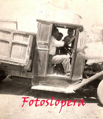 Primer camión que tuvo el transportista loperano Francisco Teruel Alcalá.